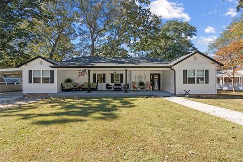 Homes For Sale - 262 Bowdon Street<br/> Tallapoosa, GA 30176