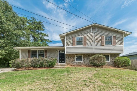 Homes For Sale - 6077 Cherokee Valley Lane<br/> Lithonia, GA 30058