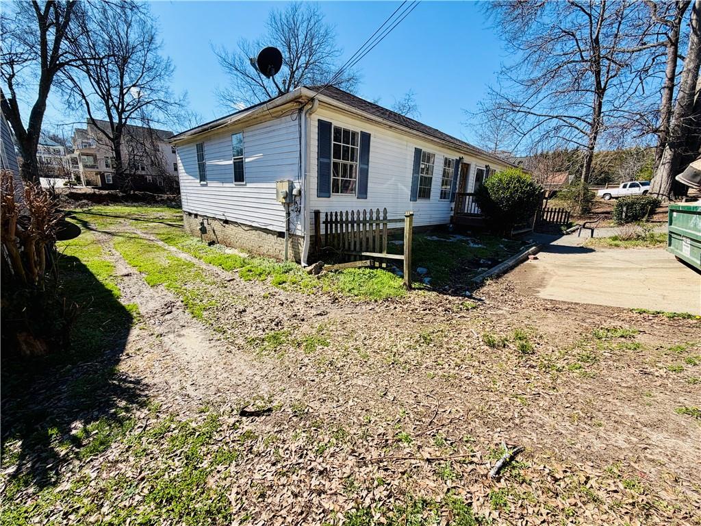 328 Roosevelt Circle NE