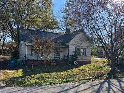 A home in Commerce