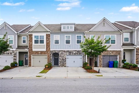 Townhouse For Sale - 1962 Dillon Drive<br/> Lithonia, GA 30058