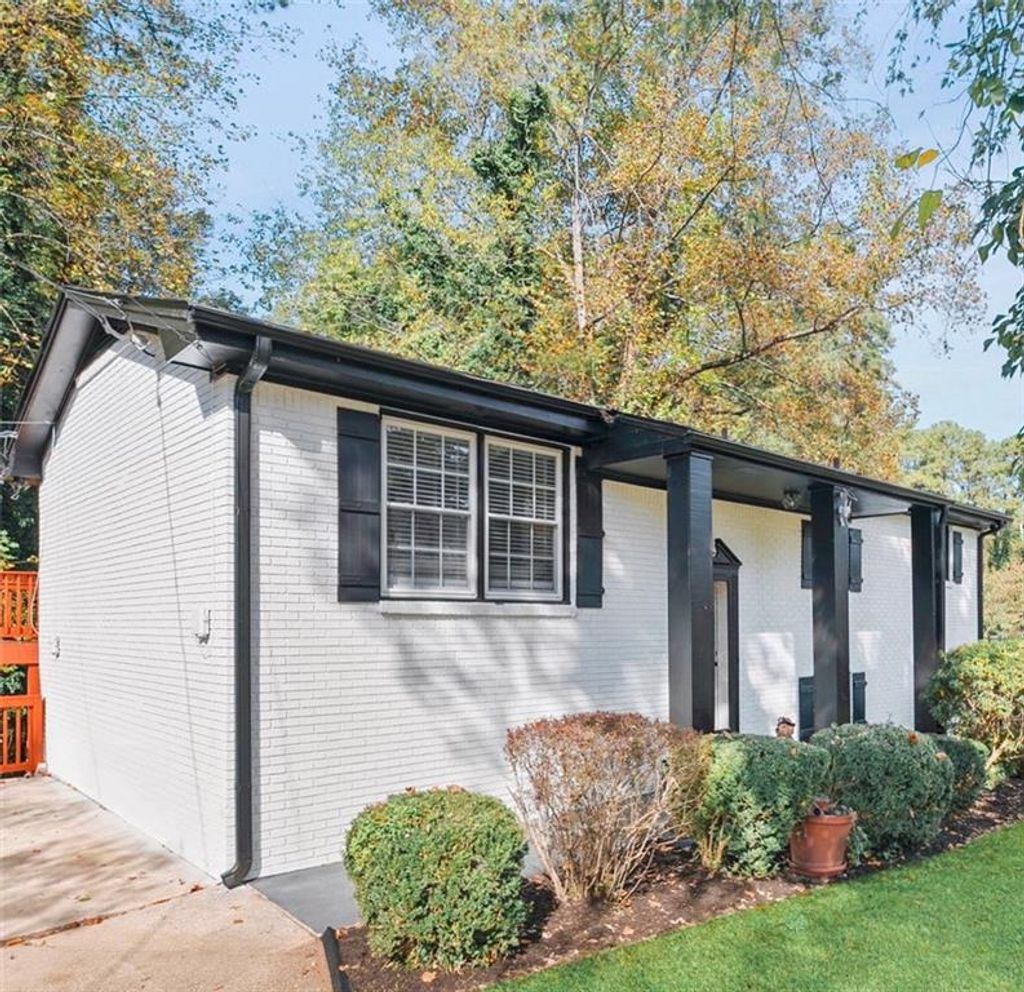 Photo of 1969 Valley Ridge Drive SW, Atlanta, GA 30331 (MLS # 7704443)