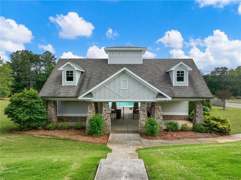 A home in Hoschton