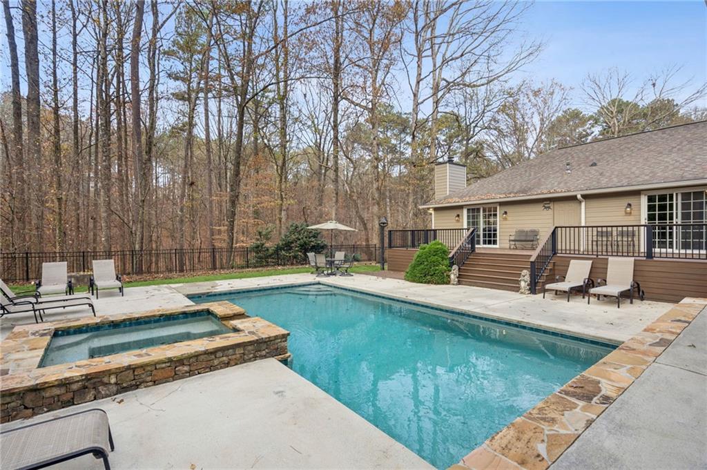 1552 Catherine Court