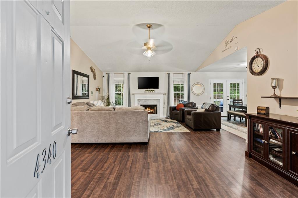 4340 Oak Creek Drive
