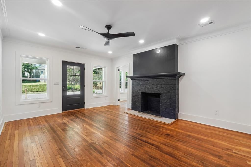 445 Hillside Drive SW