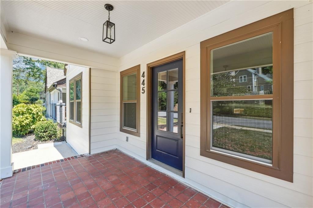 445 Hillside Drive SW