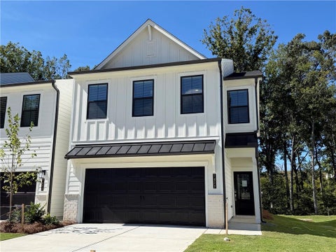 Townhouse For Rent - 7477 Clover Lane<br/> Flowery Branch, GA 30542