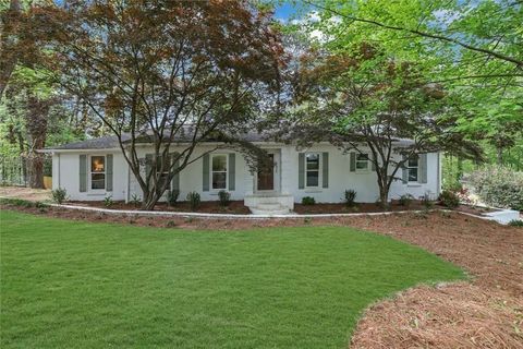 Photo of 4520 Huntridge, Roswell, GA 30075 (MLS # 7752310)