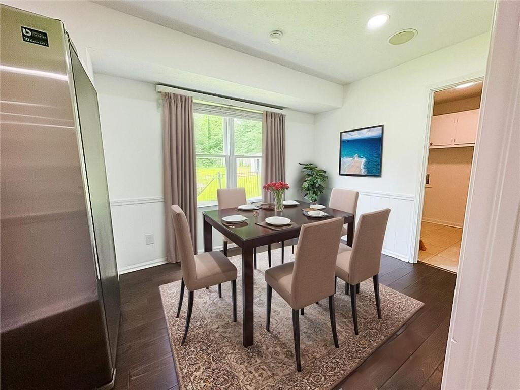 241 Sarann Court NW