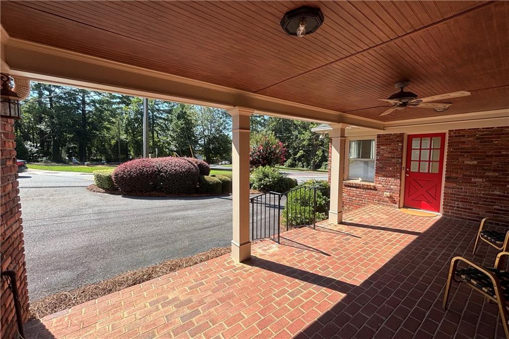 575 Woodvalley Drive SW