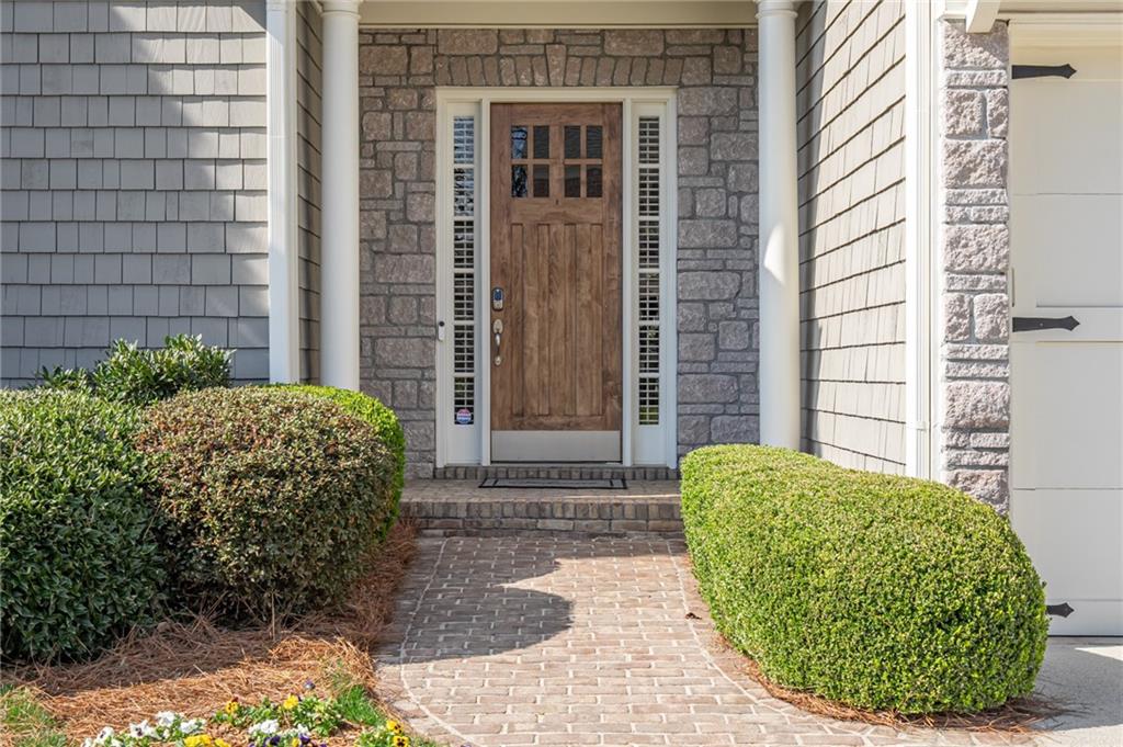 1176 Bluffhaven Way NE