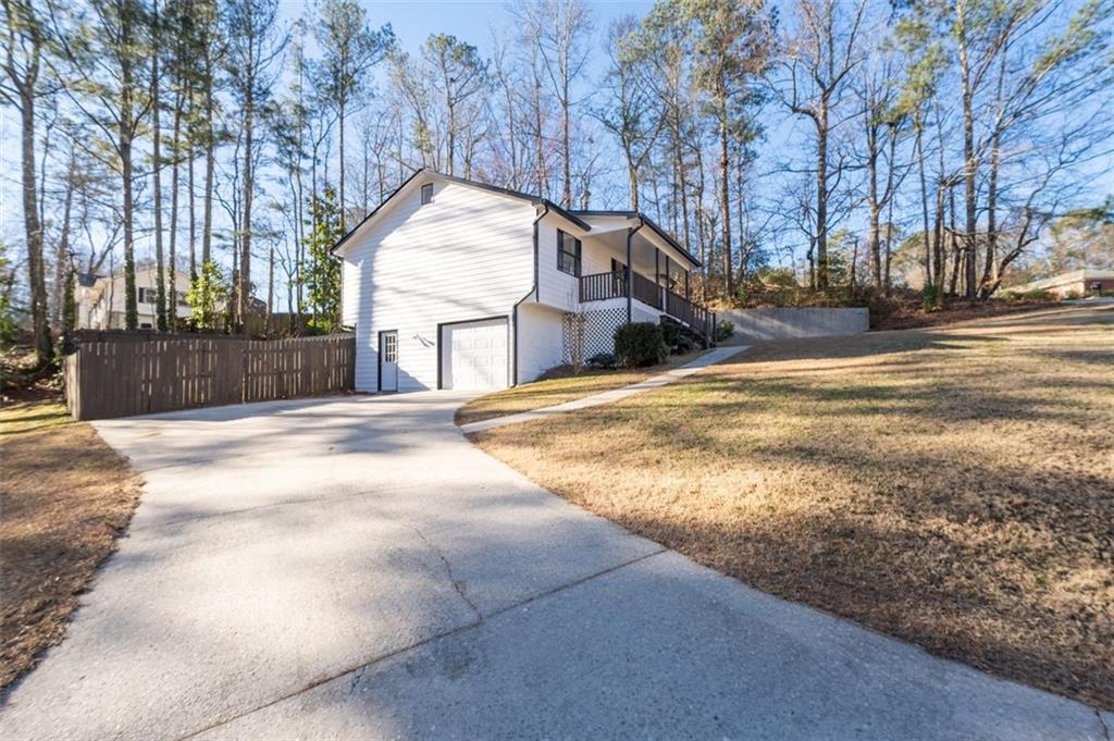2571 Hamill Drive, Buford, Georgia image 7