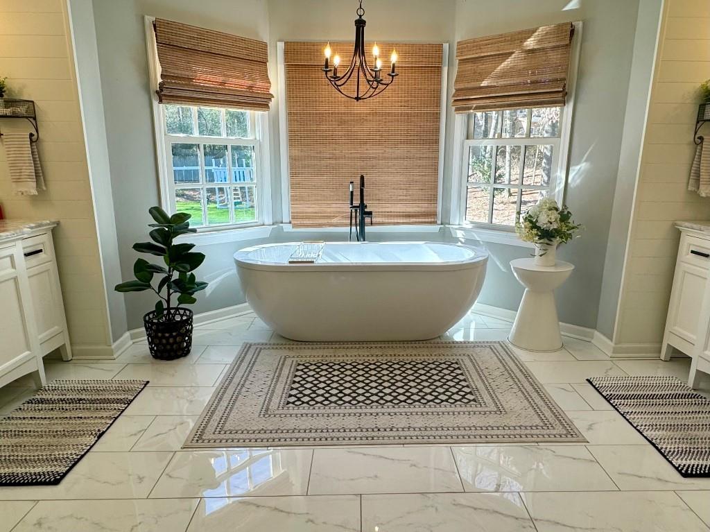 WEST HAMPTON - Residential