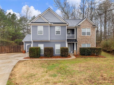 Homes For Sale - 439 Vinings Court<br/> Winder, GA 30680