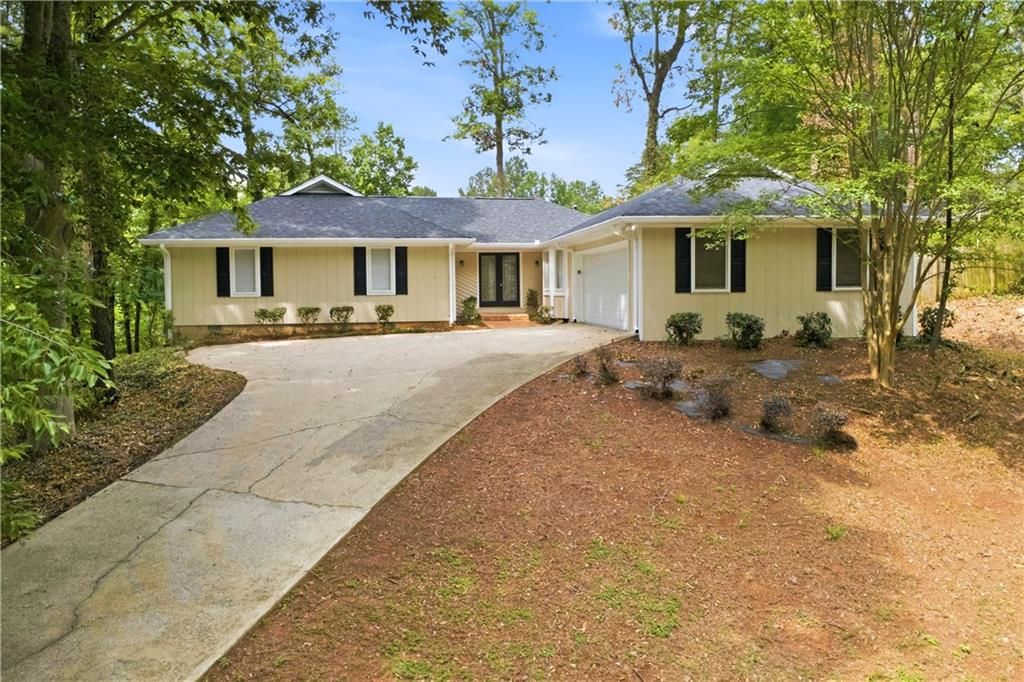 Photo of 495 Knoll Woods Drive, Roswell, GA 30075 (MLS # 7785879)
