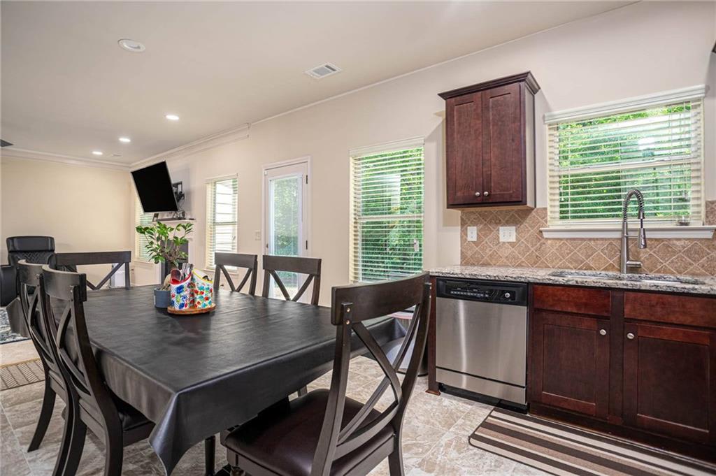 856 Donington Circle, Lawrenceville, Georgia image 14