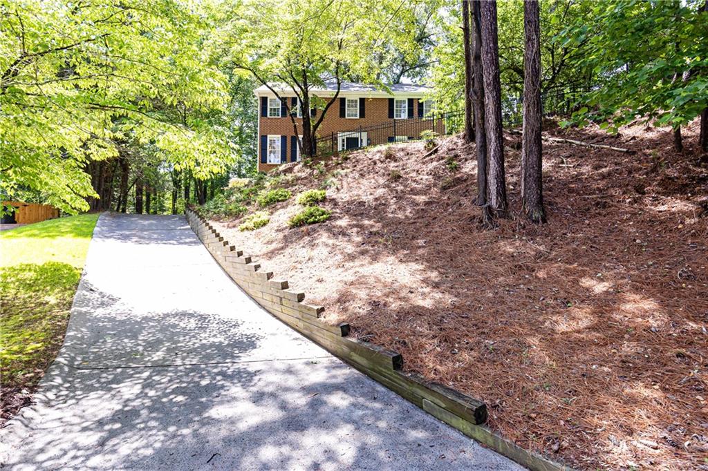 535 Silver Pine Trail, Roswell, Georgia image 8