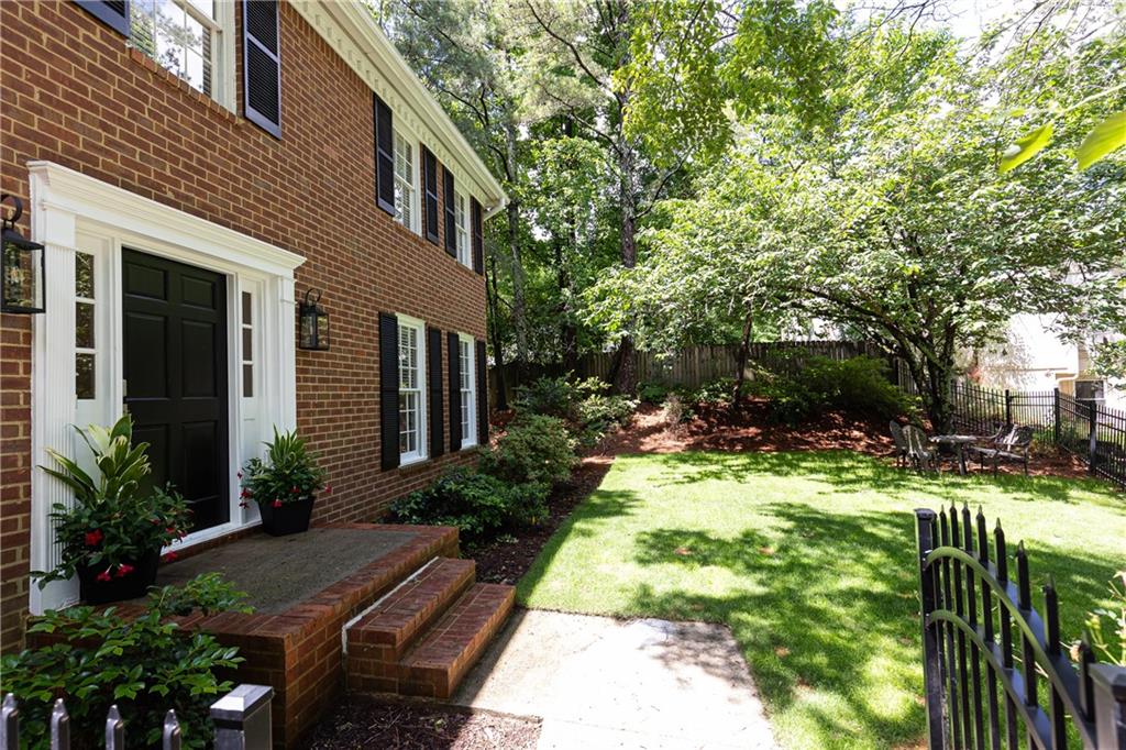 535 Silver Pine Trail, Roswell, Georgia image 9