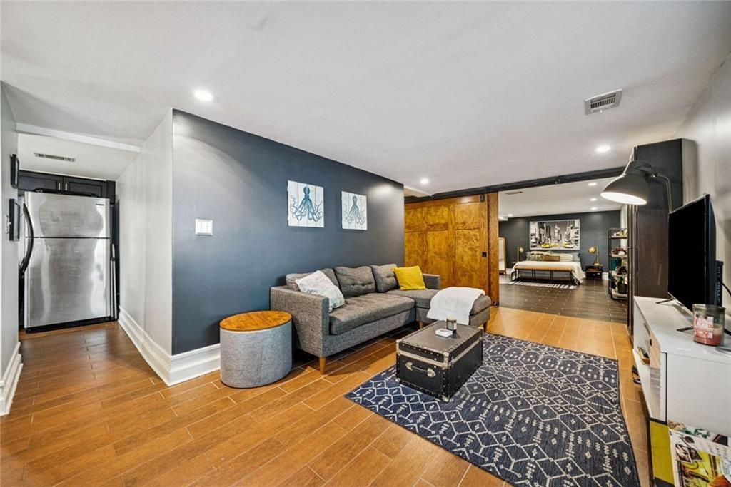 Riviera Terrace - Residential