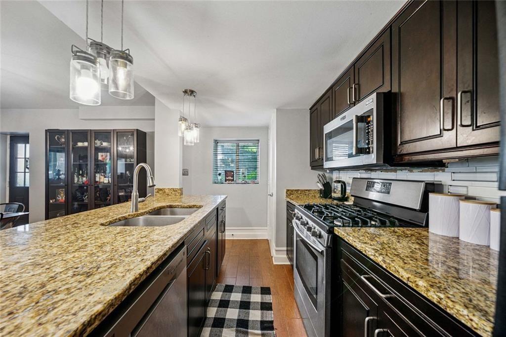 Riviera Terrace - Residential