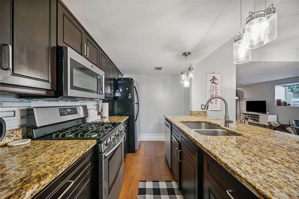 Riviera Terrace - Residential