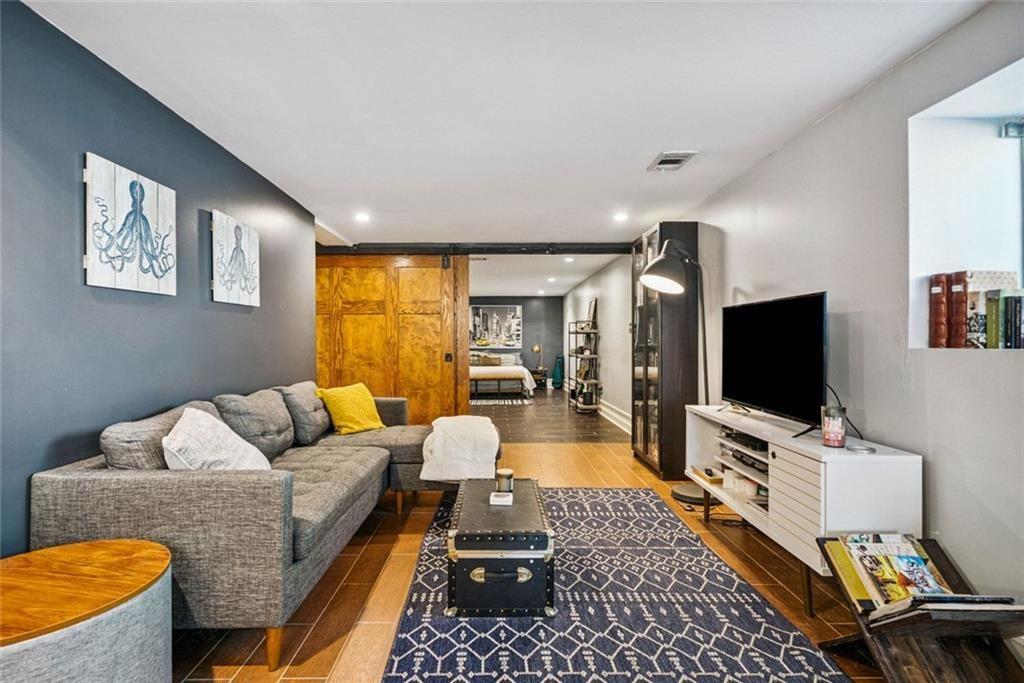 Riviera Terrace - Residential