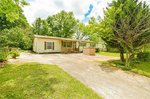 1303 Cochise Circle Austell GA 30168