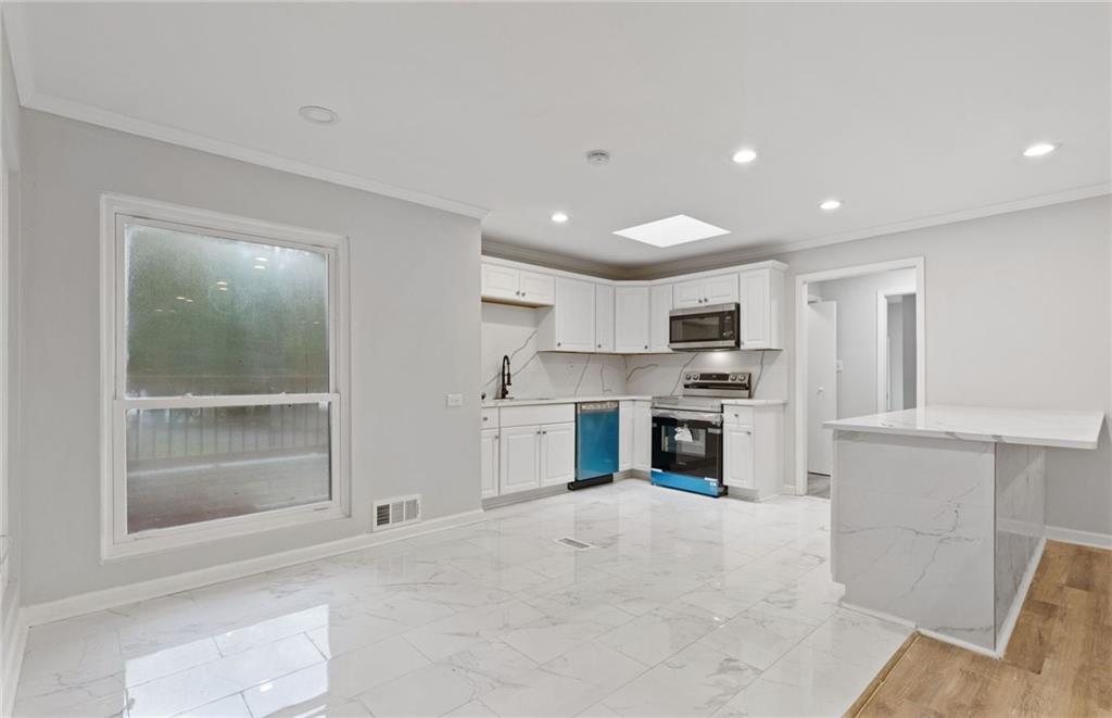 2544 Overlook Drive