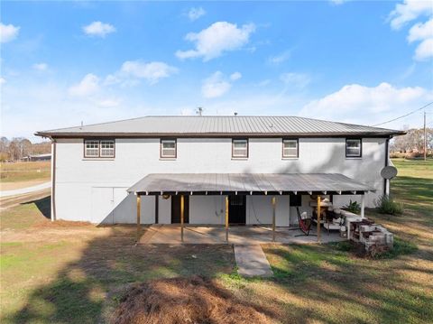 A home in Murrayville