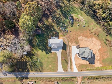 A home in Murrayville