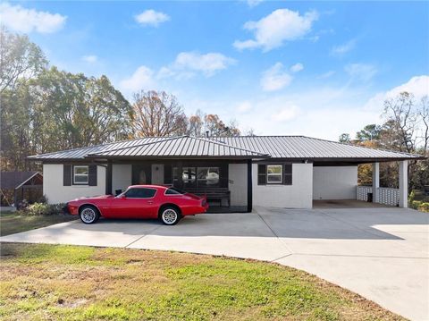 A home in Murrayville