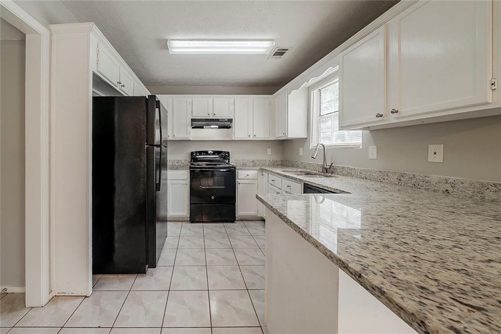 6351 Stablewood Way, Lithonia, Georgia image 2