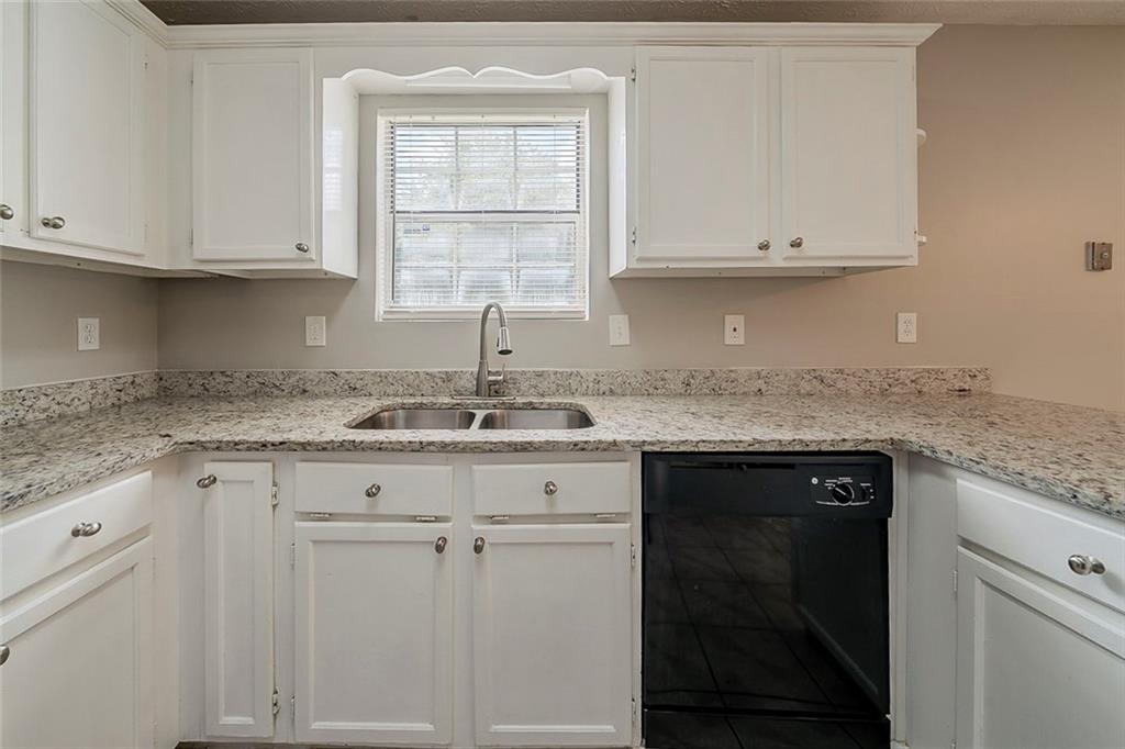 6351 Stablewood Way, Lithonia, Georgia image 4