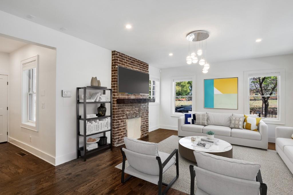 564 Parkway Drive NE 1