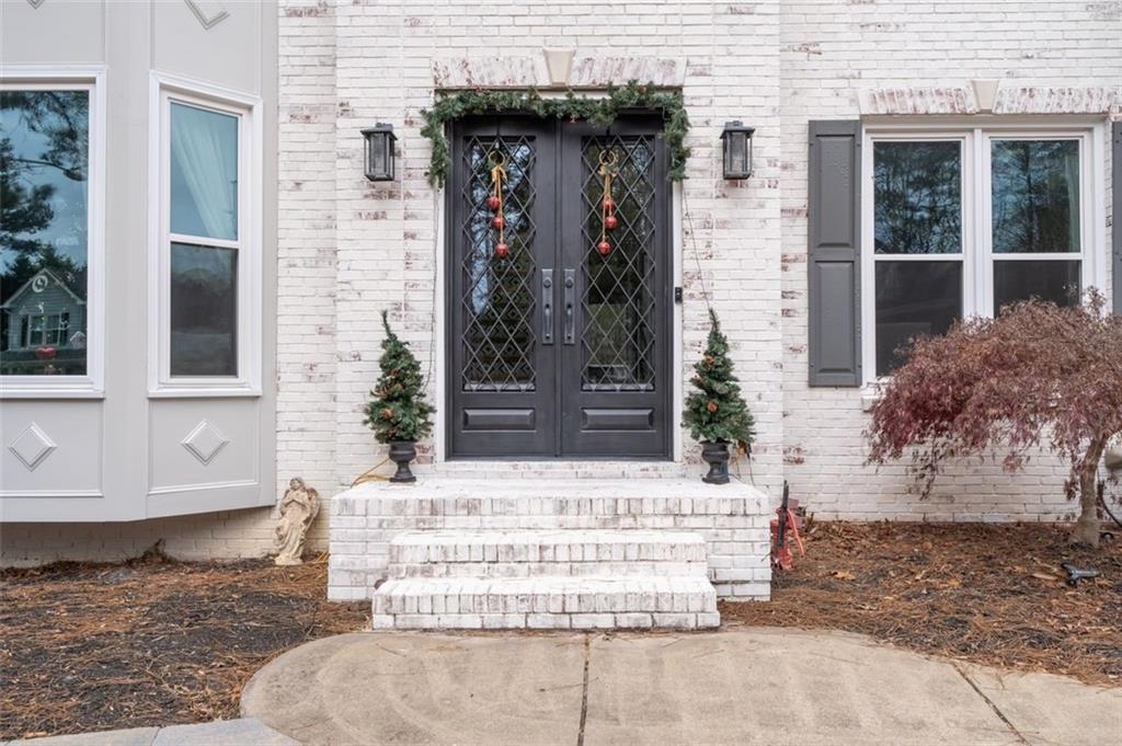 640 Braidwood Drive NW