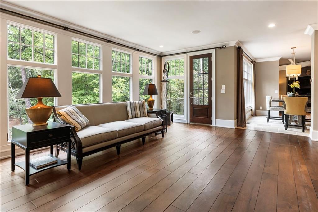 1125 Lake Shore Overlook