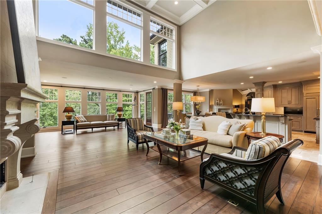 1125 Lake Shore Overlook