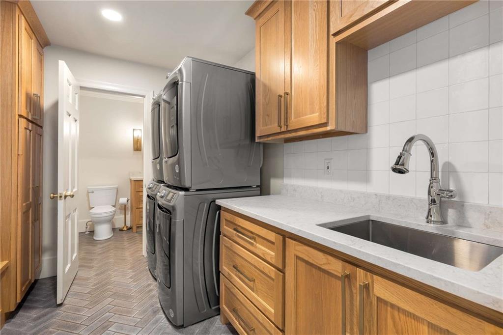 Fair Oaks Manor - Residential