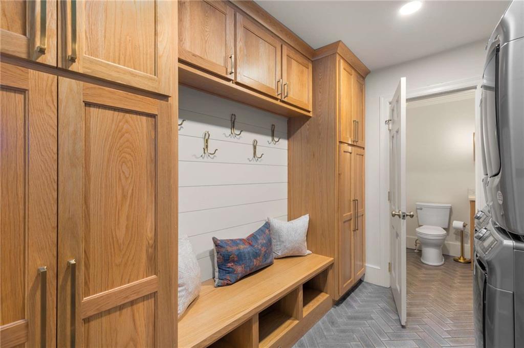 Fair Oaks Manor - Residential