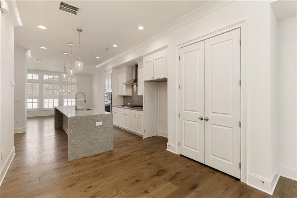 6790 Encore Boulevard, Sandy Springs, Georgia image 10