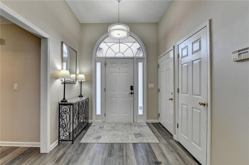 305 Morning Glen Drive, Suwanee, Georgia image 4