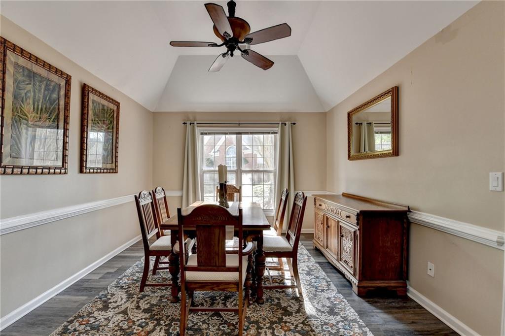 305 Morning Glen Drive, Suwanee, Georgia image 17