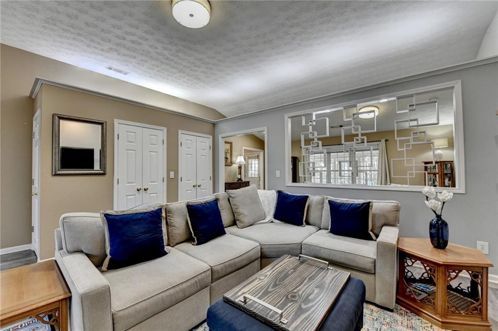 305 Morning Glen Drive, Suwanee, Georgia image 13