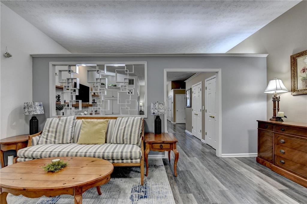 305 Morning Glen Drive, Suwanee, Georgia image 36