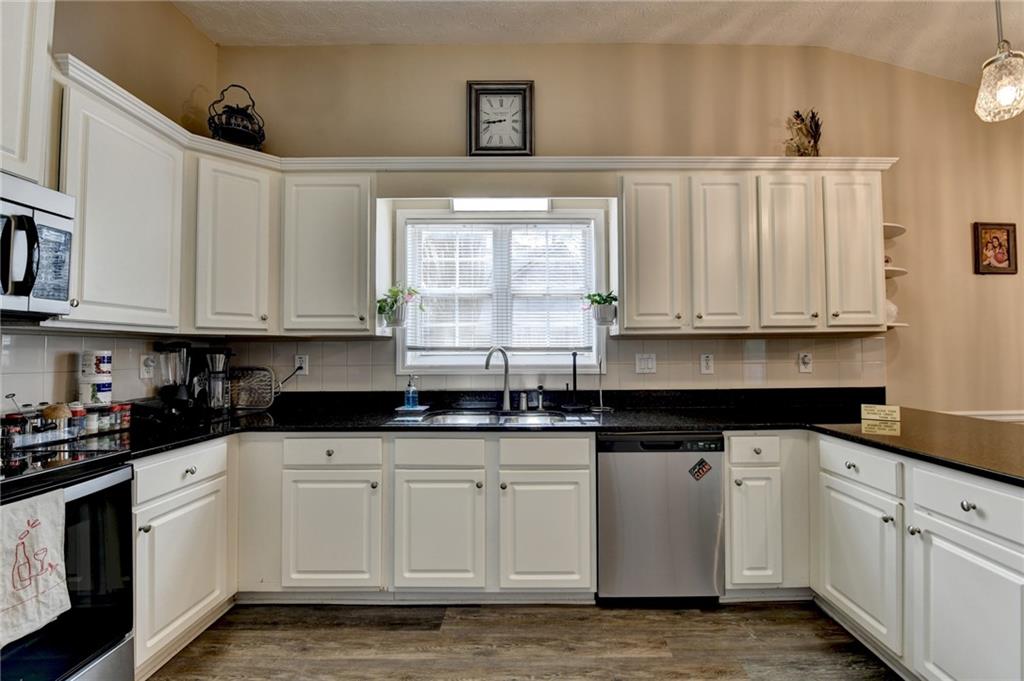 305 Morning Glen Drive, Suwanee, Georgia image 23