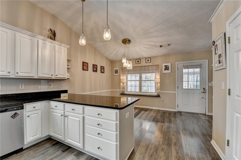 305 Morning Glen Drive, Suwanee, Georgia image 27