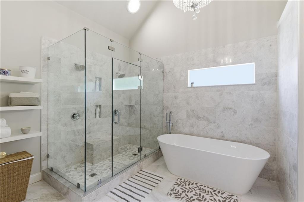 1112 Oakhurst Trail