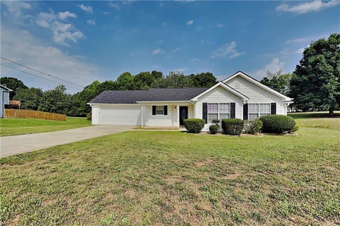 Homes For Rent - 195 Falcon Ridge Drive<br/> Covington, GA 30016