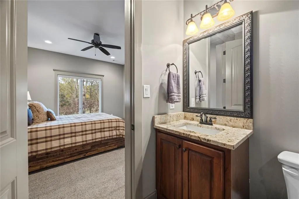 Toccoa, Georgia 30577, United States, 5 Bedrooms Bedrooms, ,4 BathroomsBathrooms,Residential,Active,254771